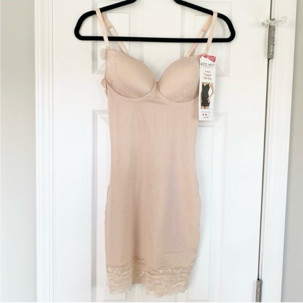 Spanx Red Hot Soft Nude Lace Full Slip New With Tags Women’s Small